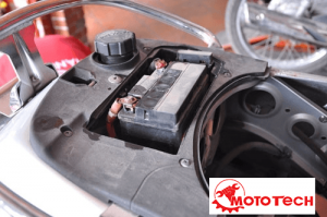 ắc quy xe vespa